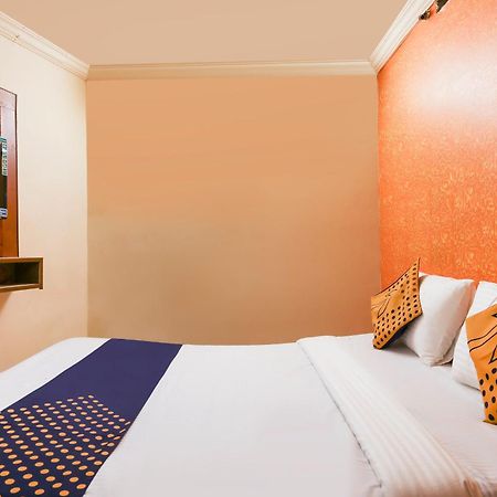 אחמדאבאד Hotel O Super Guest House מראה חיצוני תמונה