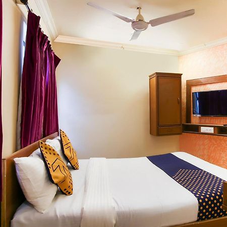 אחמדאבאד Hotel O Super Guest House מראה חיצוני תמונה