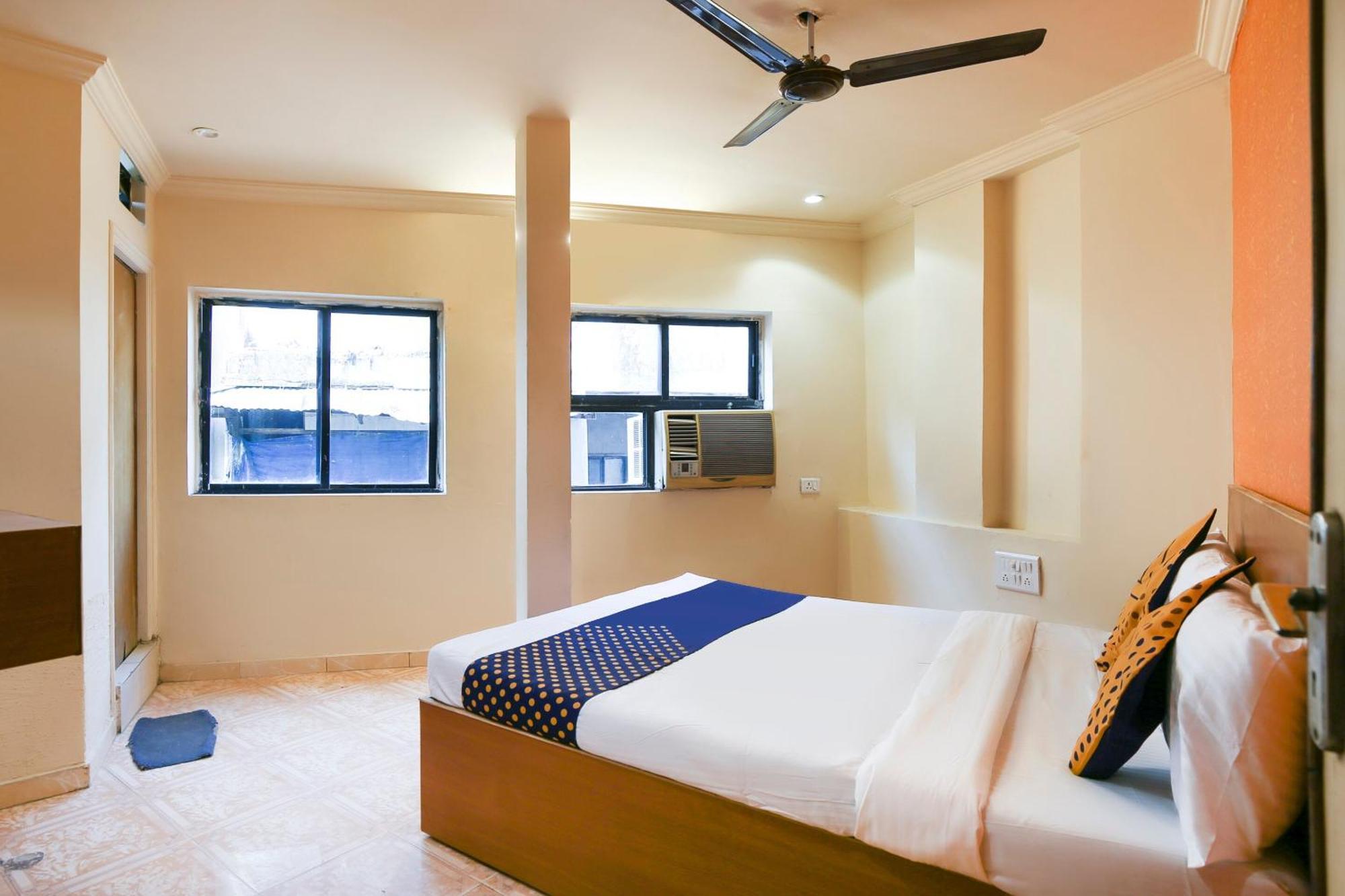 אחמדאבאד Hotel O Super Guest House מראה חיצוני תמונה