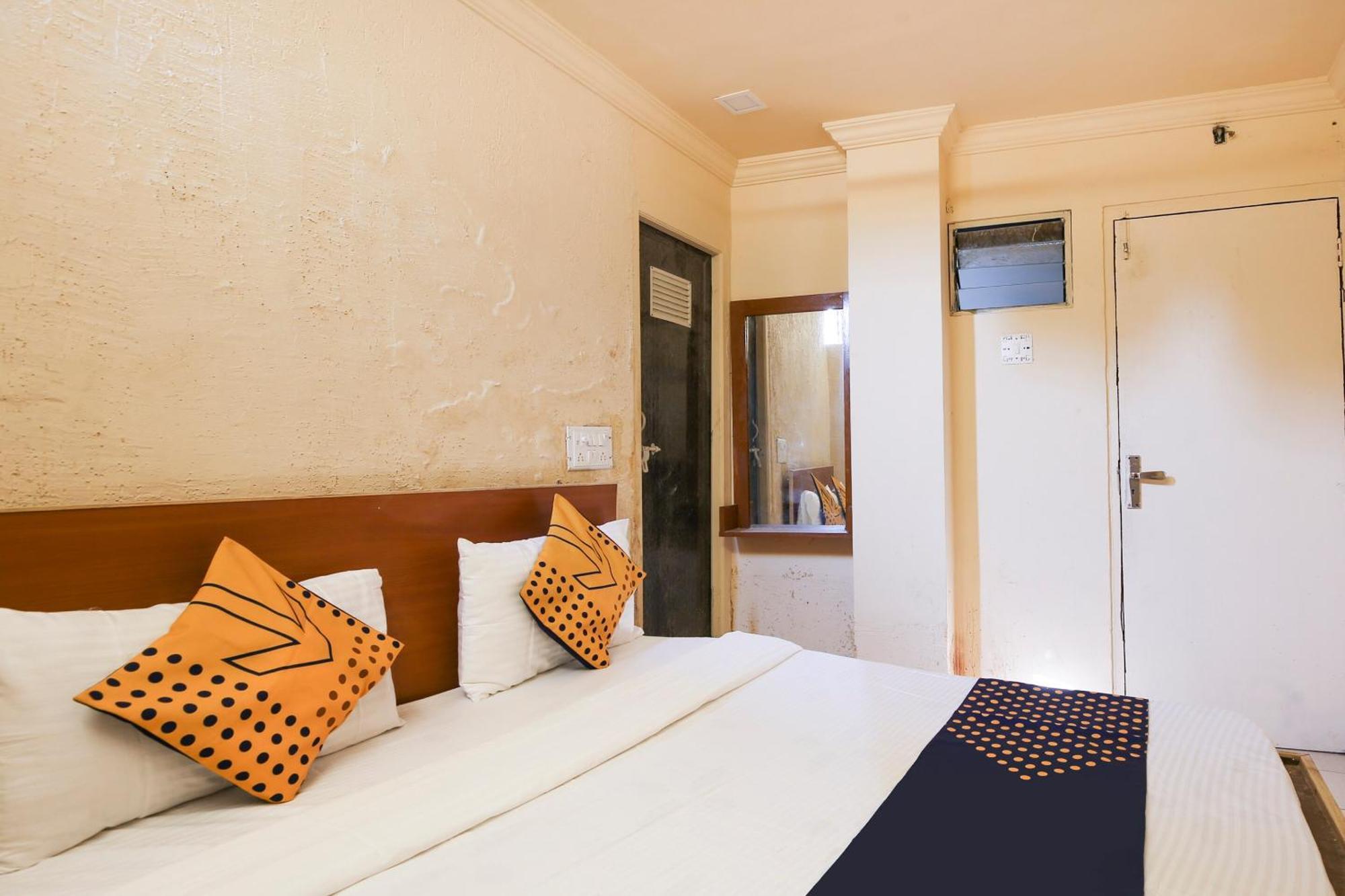 אחמדאבאד Hotel O Super Guest House מראה חיצוני תמונה