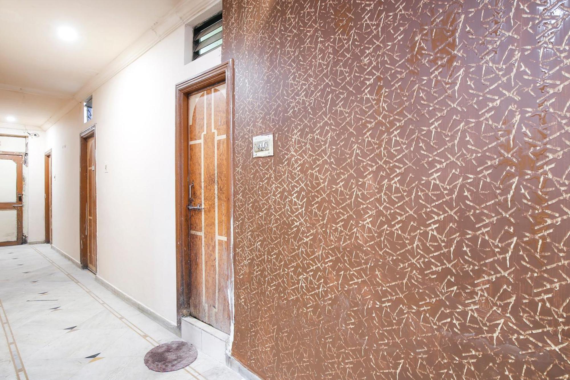 אחמדאבאד Hotel O Super Guest House מראה חיצוני תמונה