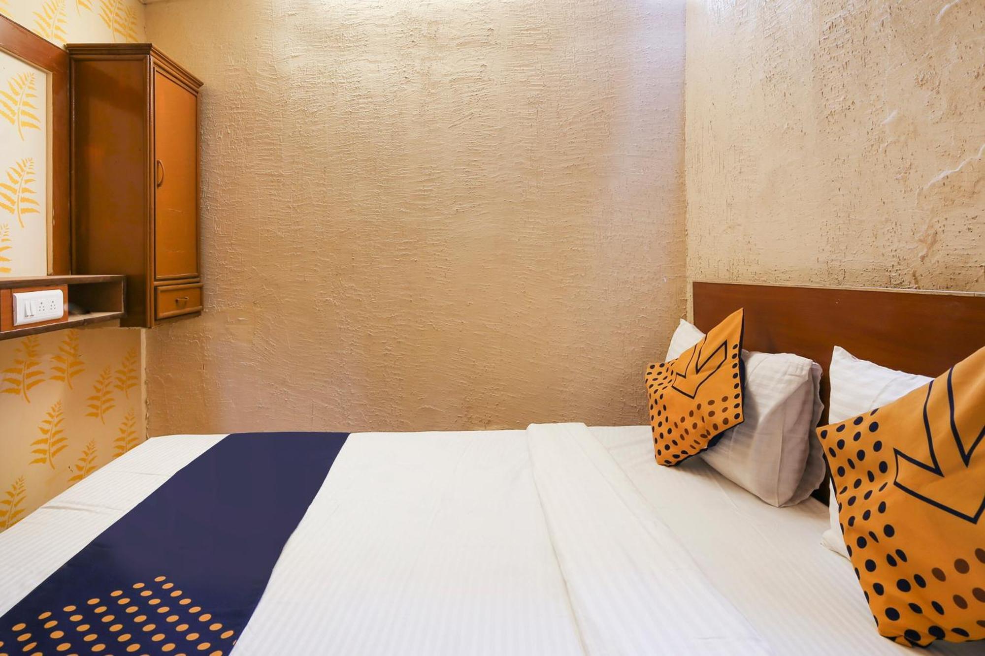 אחמדאבאד Hotel O Super Guest House מראה חיצוני תמונה