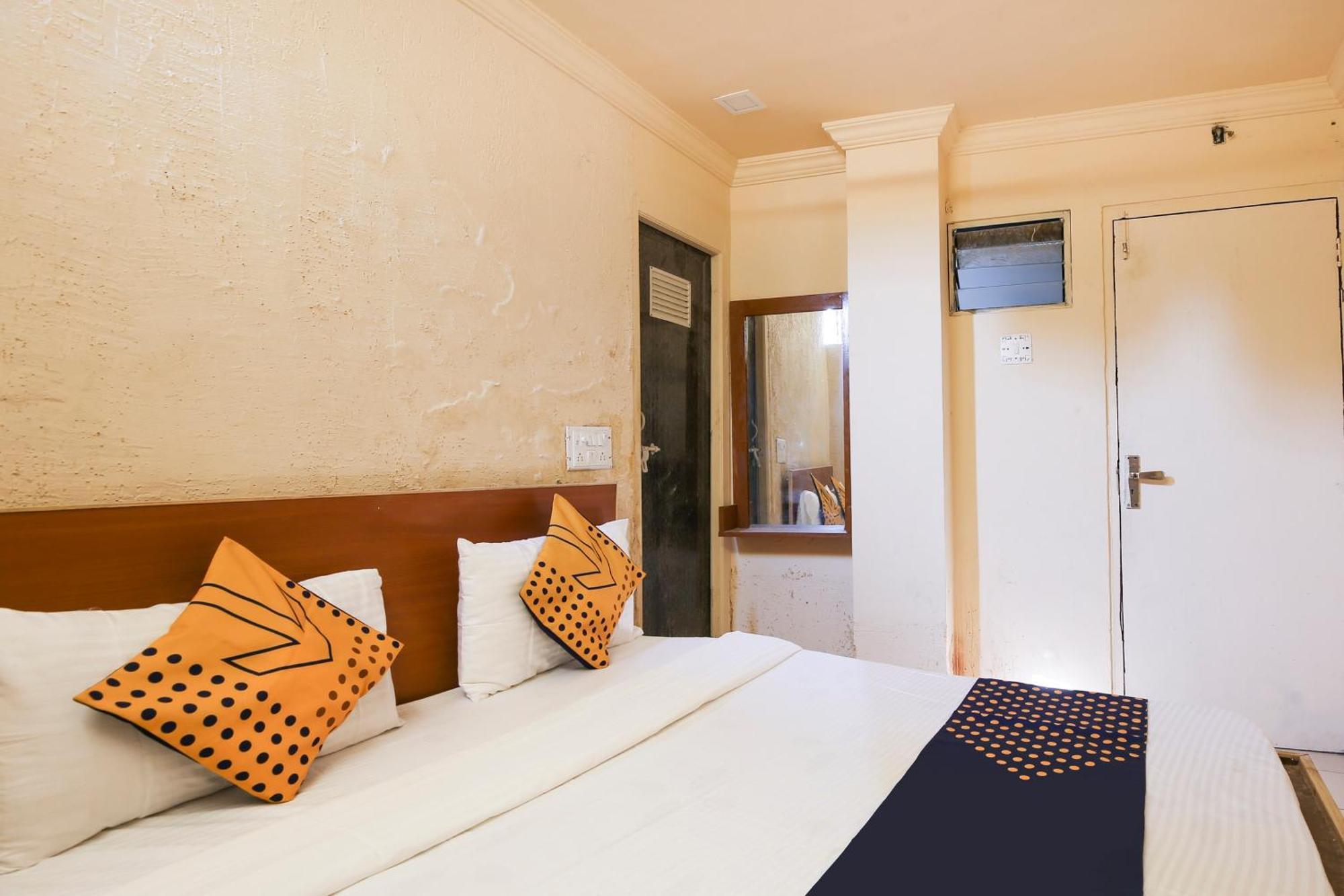 אחמדאבאד Hotel O Super Guest House מראה חיצוני תמונה