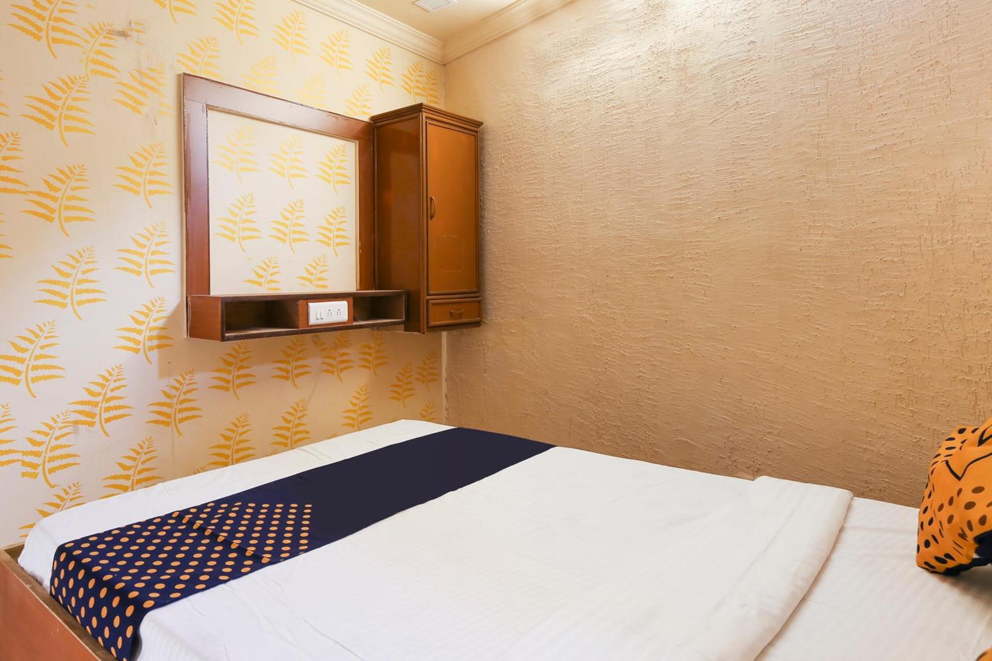 אחמדאבאד Hotel O Super Guest House מראה חיצוני תמונה